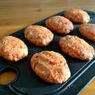 Сформировать котлеты. У меня из указанного количества ингредиентов получается 8-9 котлет, но это дело вкуса, конечно! Просто мне нравится делать котлеты достаточно большими, чтобы после обжаривания они сохраняли более-менее свой размер! ;))