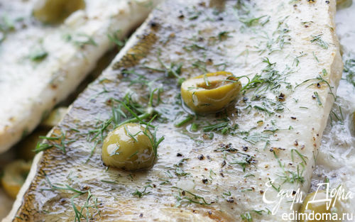Рецепт Рыба, запеченная с оливками и каперсами