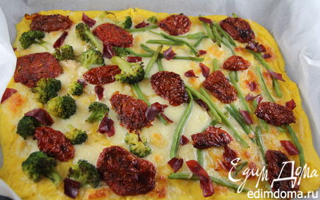 Рецепт "Пицца" из поленты с брокколи, вялеными томатами и моцареллой