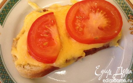 Рецепт Горячие бутерброды с сыром, помидорами и чесноком
