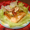 Пицца "Пикник в осеннем лесу" на листьях салата