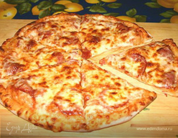 Пицца пепперони с беконом