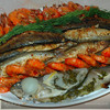 Рыбная тарелка по-средиземноморски.