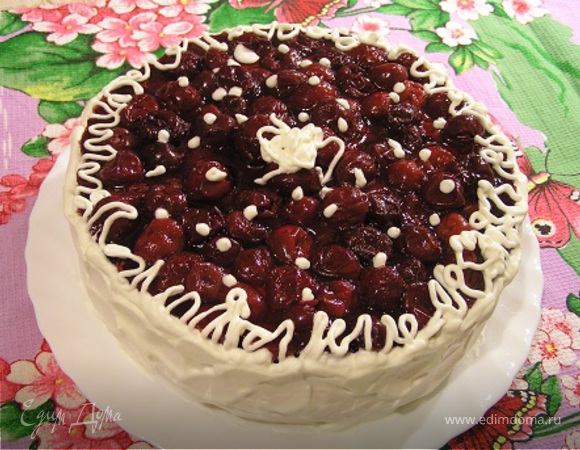 Бисквитный торт с вишней и клубничным суфле (Tescoma)
