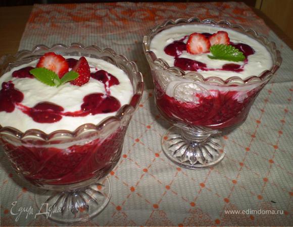 Творожный десерт с ягодным пюре