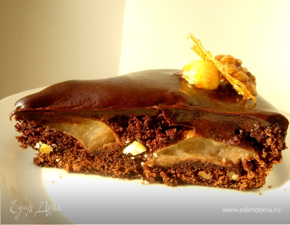 Шоколадный пирог с айвой,каштанами и грецкими орехами