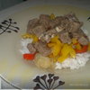 Говядина с чесноком, имбирем и табаско + рассыпчатый рис и чатни из сладких перцев.