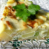 Тортилья с луком, чесноком и зеленым горошком