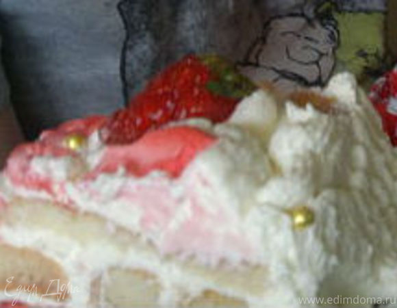 Торт «Нежный» с крем-чизом и клубникой