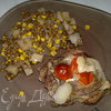 Стейк из бараньей шеи, запечённый в горшке и чечевица с кукурузой, сельдереем и чесноком