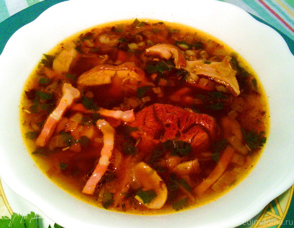Гречневый суп с белыми грибами и беконом