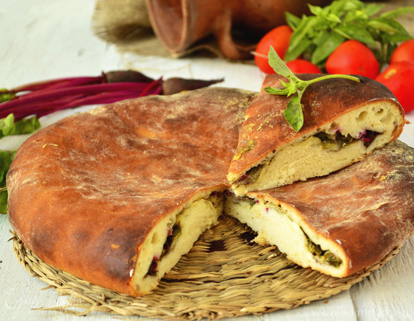 Цахараджин - осетинские пироги со свекольными листьями и сыром
