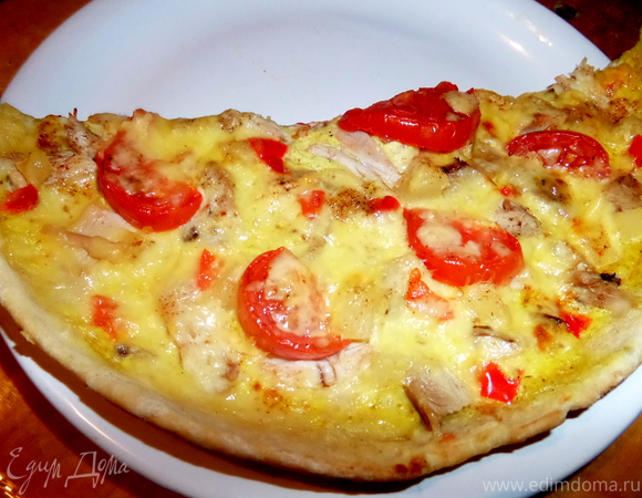 Пицца с ананасами и курицей и грибами рецепт с фото