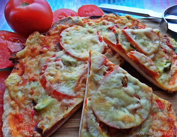 Пицца с курицей и ананасами – кулинарный рецепт