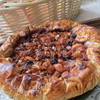 Цитрусовый пирог с карамельными орехами