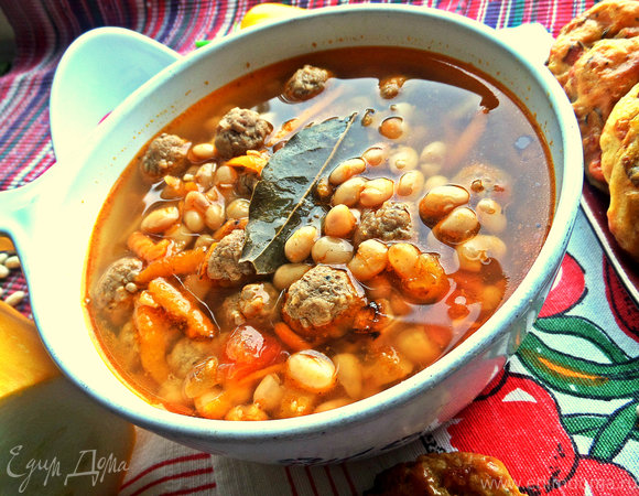 Суп с фрикадельками, фасолью и лапшой – кулинарный рецепт