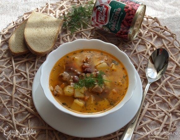 Суп с красной фасолью, курицей и овощами