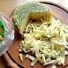 Помидорный салат с сыром
