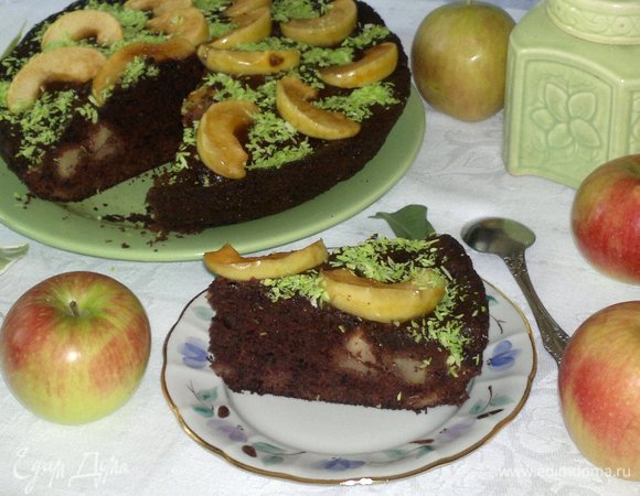 Шоколадно-яблочный пирог