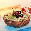 Салат с тунцом, стручковой фасолью и блинами