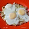 Капуста с фаршем и яйцом на сковороде