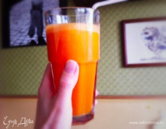 Фруктово-овощной смузи: морковь + яблоко + апельсин
