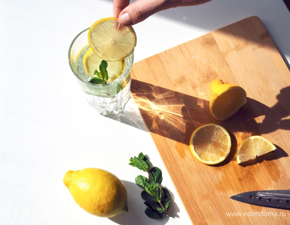 Стало известно, как вода с лимоном влияет на здоровье зубов