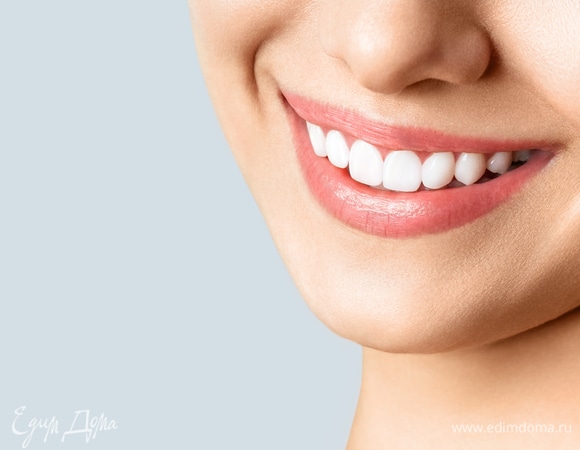 Не хуже стоматолога: эти продукты отбеливают и очищают зубы