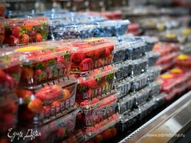 Нутрициолог рассказала, какие фрукты и ягоды не стоит покупать в мае