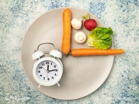 Не женская диета: врач объяснила, кому противопоказано интервальное голодание