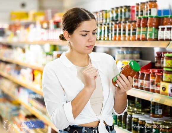 Эти продукты незаметно «пересаливают» рацион — вот как вычислить их еще в магазине