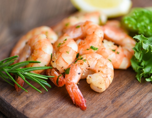 Как вкусно приготовить креветки: 5 разнообразных способов с рецептами