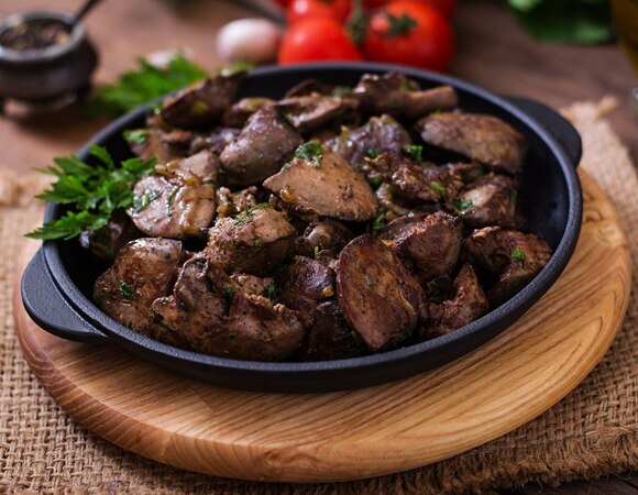 Как приготовить говяжью печень мягкой и сочной: проверенные рецепты на сковороде, секреты выбора и обработки в домашних условиях