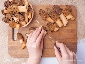Как готовить сушеные сморчки? Попробуйте рисовую кашу с грибами и зеленым горошком