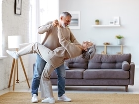 Хоть сейчас на танцы! Ортопед рассказал, как грамотно пересмотреть рацион для здоровья суставов