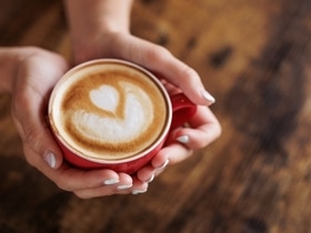 Как кофе влияет на нерегулярный сердечный ритм: спойлер — положительно (+ 3 оригинальных рецепта напитка для гурманов) Как кофе влияет на нерегулярный сердечный ритм: спойлер — положительно (+ 3 оригинальных рецепта напитка для гурманов)