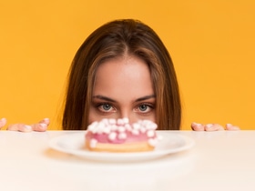 Конфета не может быть полезной: чем вредны "диетические сладости" и надо ли отказываться от обычных десертов Конфета не может быть полезной: чем вредны "диетические сладости" и надо ли отказываться от обычных десертов