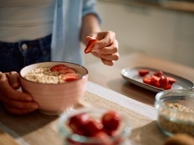 6 добавок, которые неуместны в овсянке— эксперты объяснили, как не ошибиться 6 добавок, которые неуместны в овсянке— эксперты объяснили, как не ошибиться