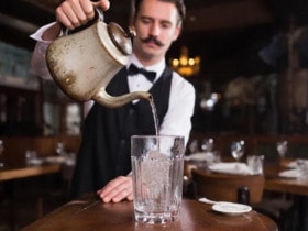 Не "инфьюз", а конфуз: как отстоять свои права, если ресторан "впаривает" кипяток за бешеные деньги — стратегия от адвоката Не "инфьюз", а конфуз: как отстоять свои права, если ресторан "впаривает" кипяток за бешеные деньги — стратегия от адвоката