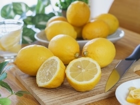 Диетолог объяснила, почему лимон нужен в рационе — дело не только в витамине С
