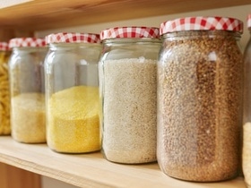 Жучки в муке: стало известно, почему они появляются даже в чистом доме