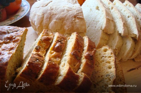 Испечь домашний хлеб, я использовала в этом году рецепт от Юлии Высоцкой http://www.edimdoma.ru/recipes/1794 и свой http://www.edimdoma.ru/recipes/16517