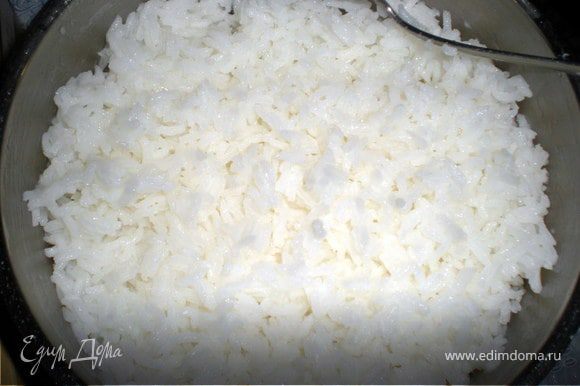 Рис готов!!! Кастрюля спасена!!! Если требуется сильно рассыпчатый рис, промойте водой. Я обычно промываю только для салатов.