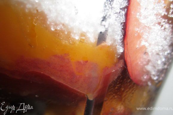 И приготовить персиково-сливовый мусс как в рецепте http://www.edimdoma.ru/recipes/26982.