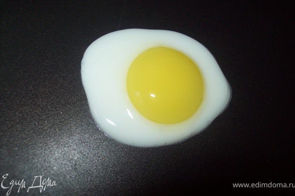 жарим перепелиное яйцо