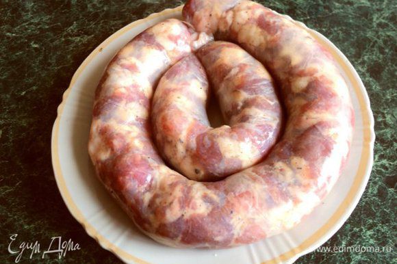 Домашняя колбаса из свинины в кишках: рецепт с фото