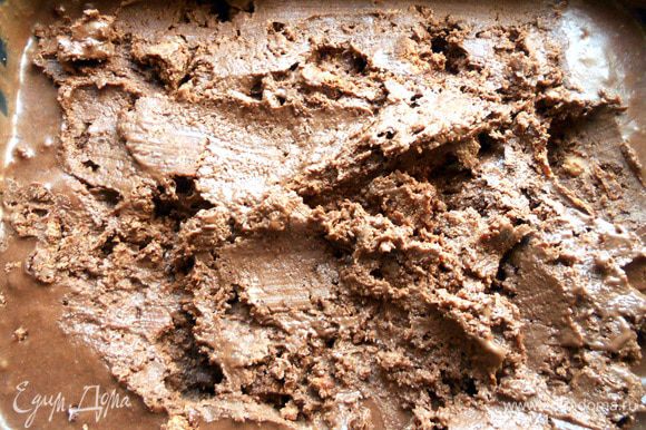 Получается вкуснейшее мороженое, с потрясающей бархатно-бисквитной текстурой!