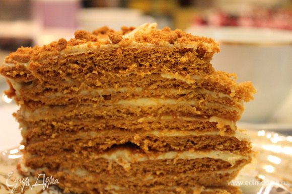 Домашний торт Рыжик со сметанным кремом со сгущенкой простой рецепт пошаговый