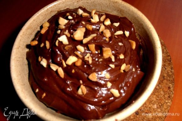 Вот и шоколадное масло домашнего приготовления,с которым мы поедали печенье!(http://www.edimdoma.ru/retsepty/48322-domashnee-shokoladnoe-maslo)