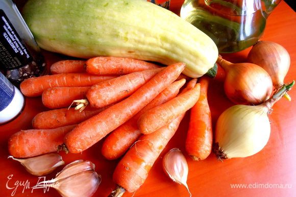 Люблю молодые овощи за то, что можно готовить их прямо с кожицей... и морковь не исключение)))